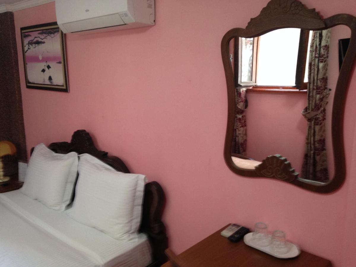 Hotel Vila Mano Korça Exteriör bild