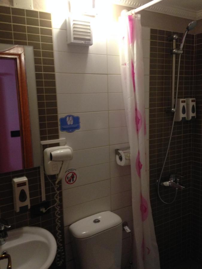 Hotel Vila Mano Korça Exteriör bild