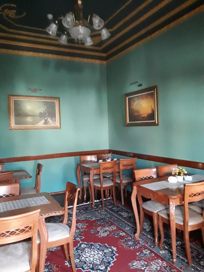 Hotel Vila Mano Korça Exteriör bild