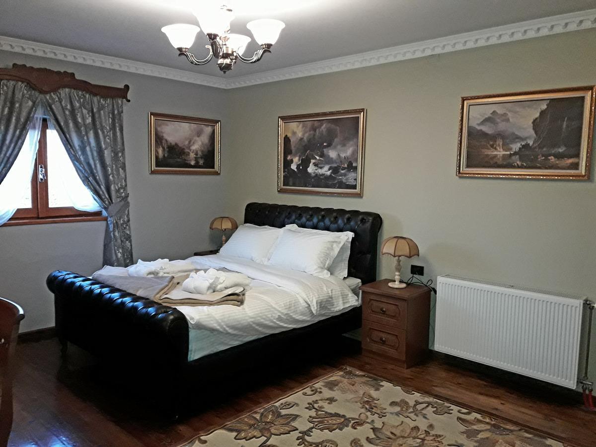 Hotel Vila Mano Korça Exteriör bild