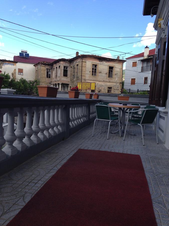 Hotel Vila Mano Korça Exteriör bild