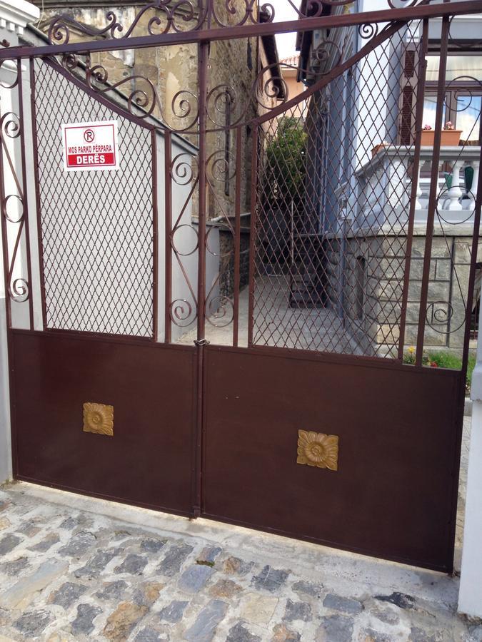 Hotel Vila Mano Korça Exteriör bild