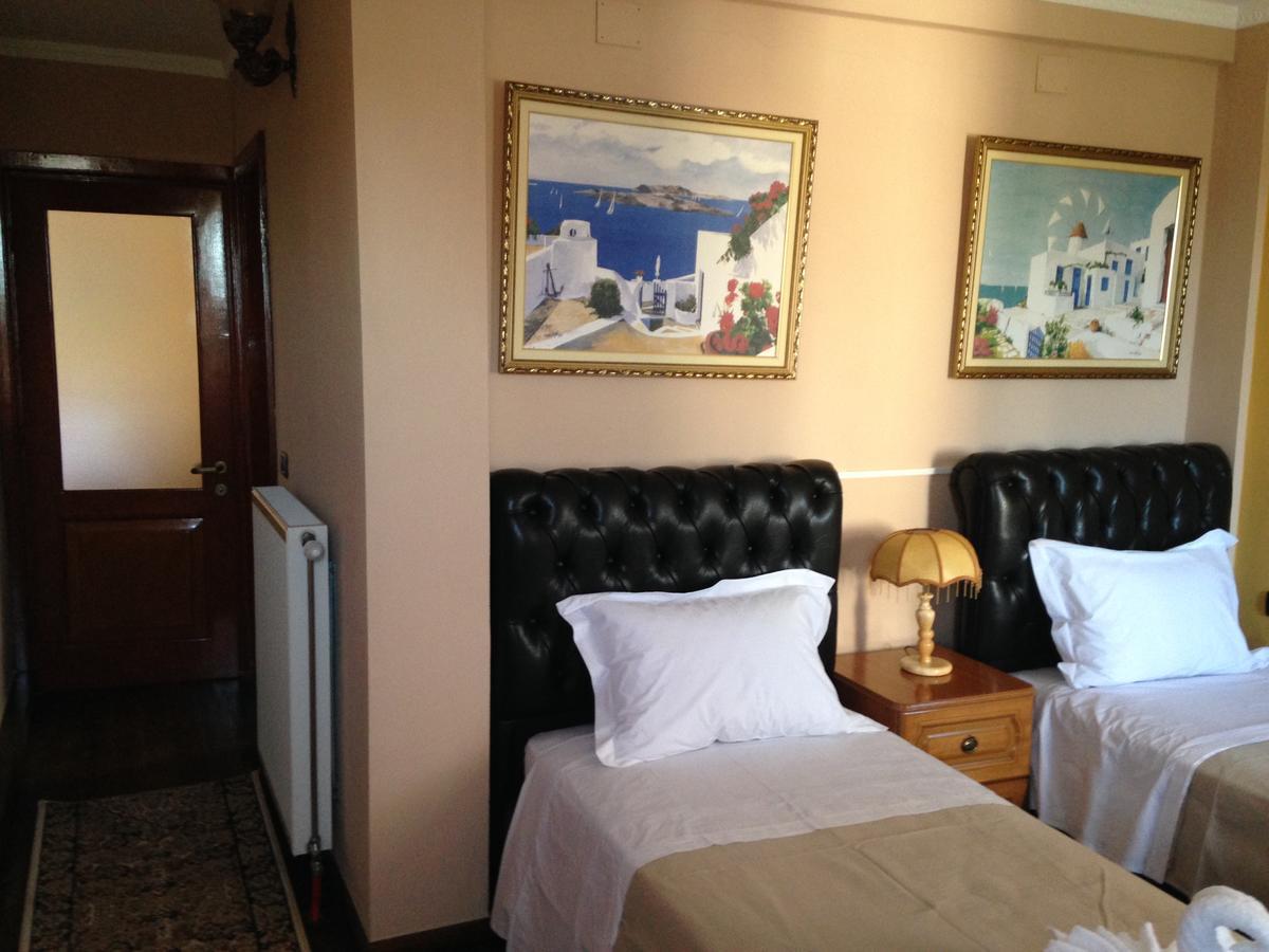 Hotel Vila Mano Korça Exteriör bild