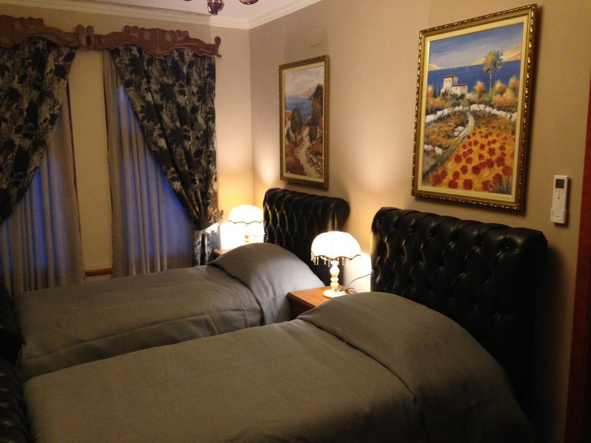 Hotel Vila Mano Korça Exteriör bild